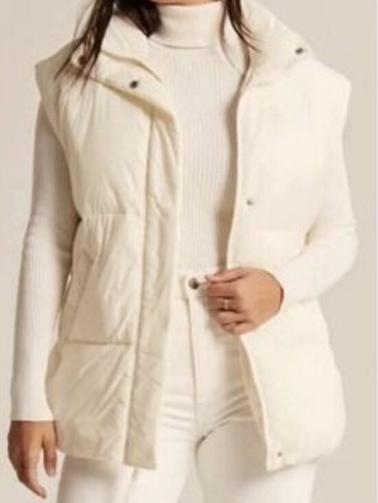 Abercrombie & Fitch Jackets & Blazers - Abercrombie and Fitch Oversized Quilted Puffer Vest Jacket Size M